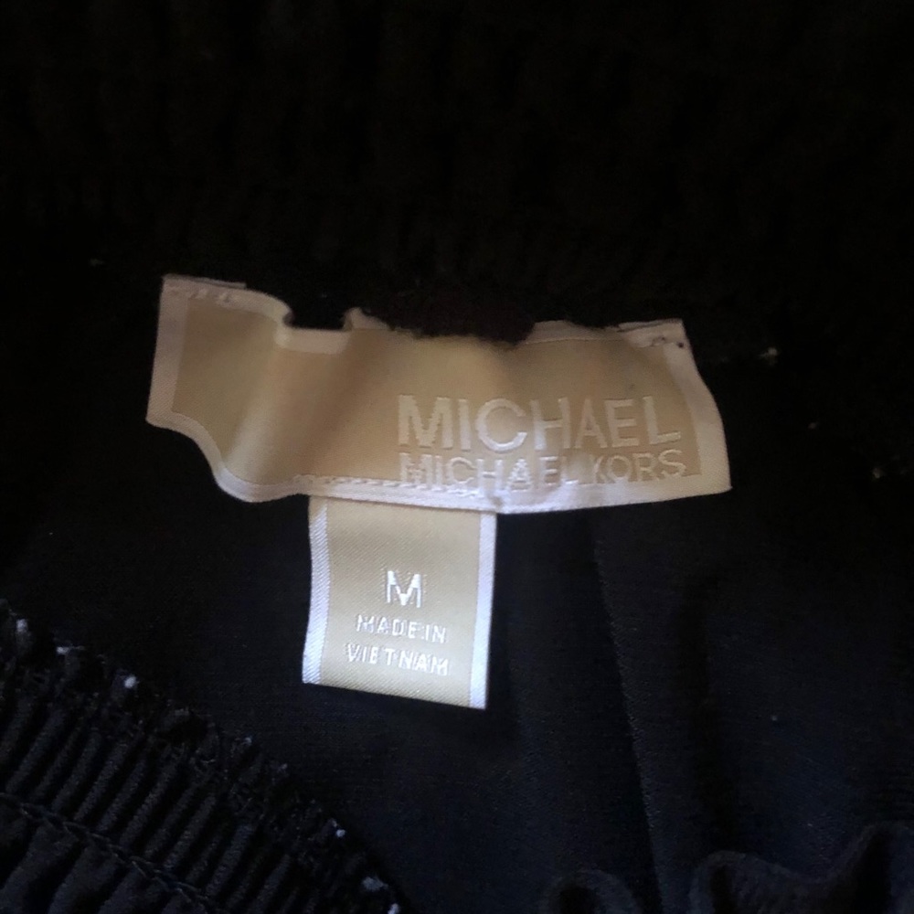 Michael Kors ladies blouse size medium! - Picture 2 of 2